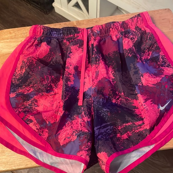 Nike pink dri-fit shorts - Picture 1 of 2